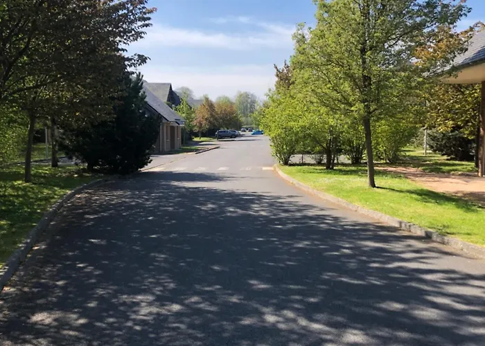 En Avec Parking * Équemauville